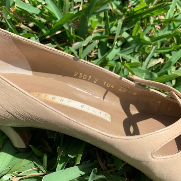 PERRY ELLIS Leather Victorian Mary Janes Heels - Picture 5 of 11